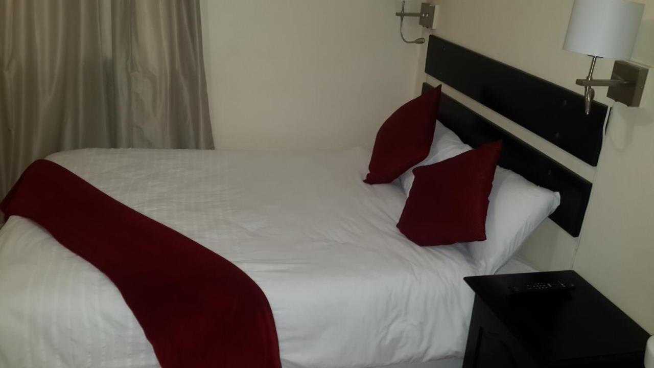 Victoria Hotel Bredasdorp Zimmer foto
